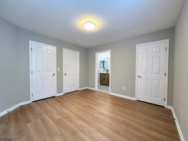 Building Photo - 2501 Vantage Ct