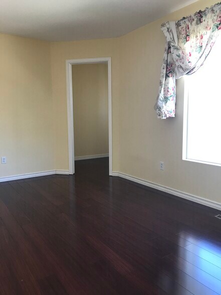 Building Photo - 3314 Warren Farm Dr