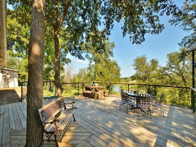 Building Photo - 431 Berry Ln