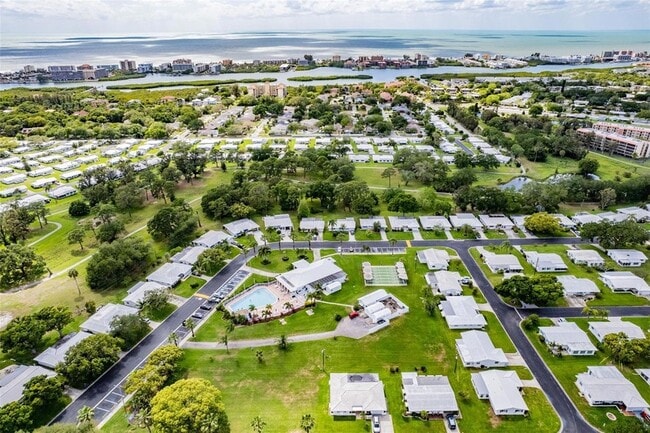 Building Photo - 9032 Mission Oaks Blvd