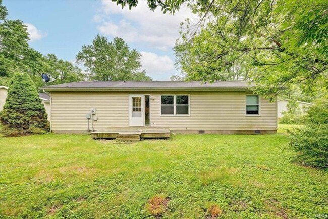 Building Photo - Available now!! Great quiet neighborhood —...