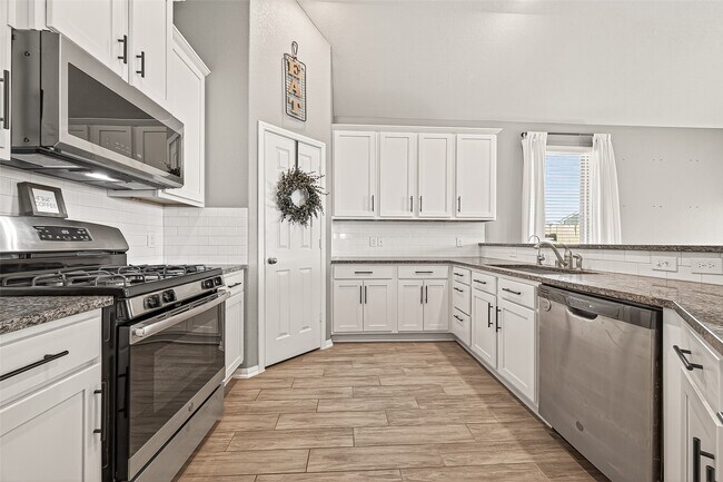 Building Photo - 18507 Sleeping Bear Wy