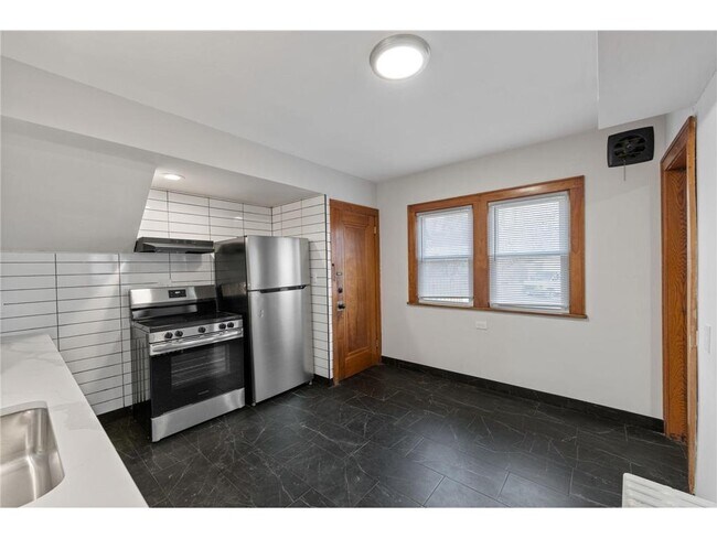 Building Photo - 4253 N James Ave