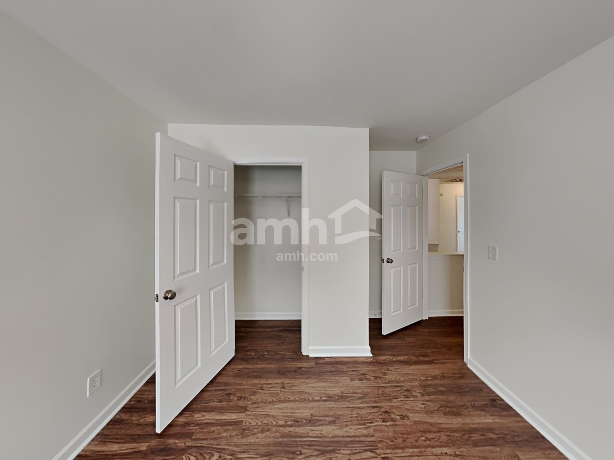 Building Photo - 9823 Jeanette Cir