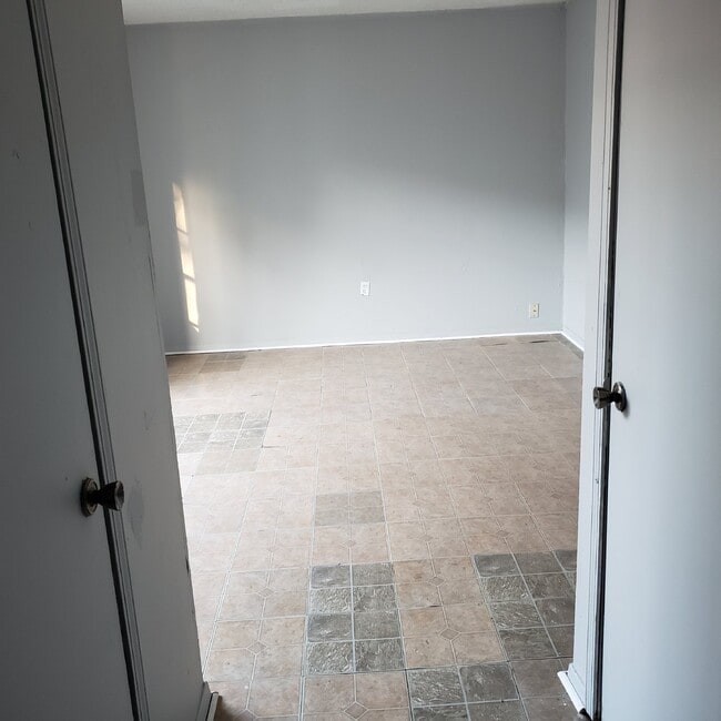 Building Photo - 2 Bed/2 Bath Apartment