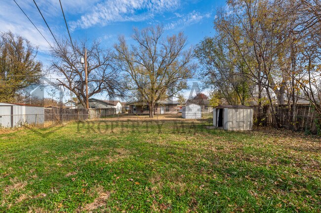 Building Photo - 3408 S Hiram Ave