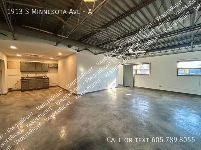 Primary Photo - 1913 S Minnesota Ave