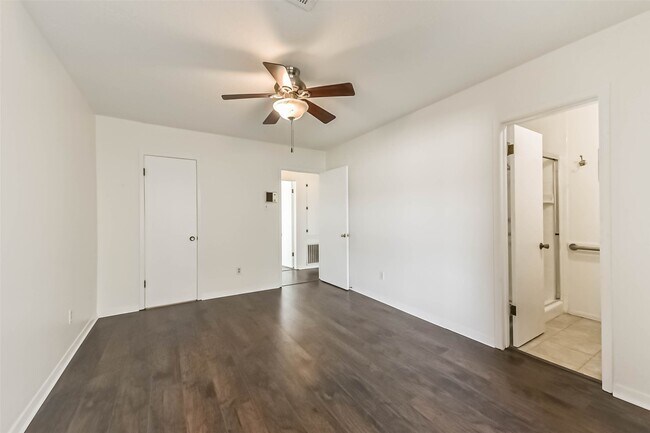 Building Photo - 1124 Helen Dr