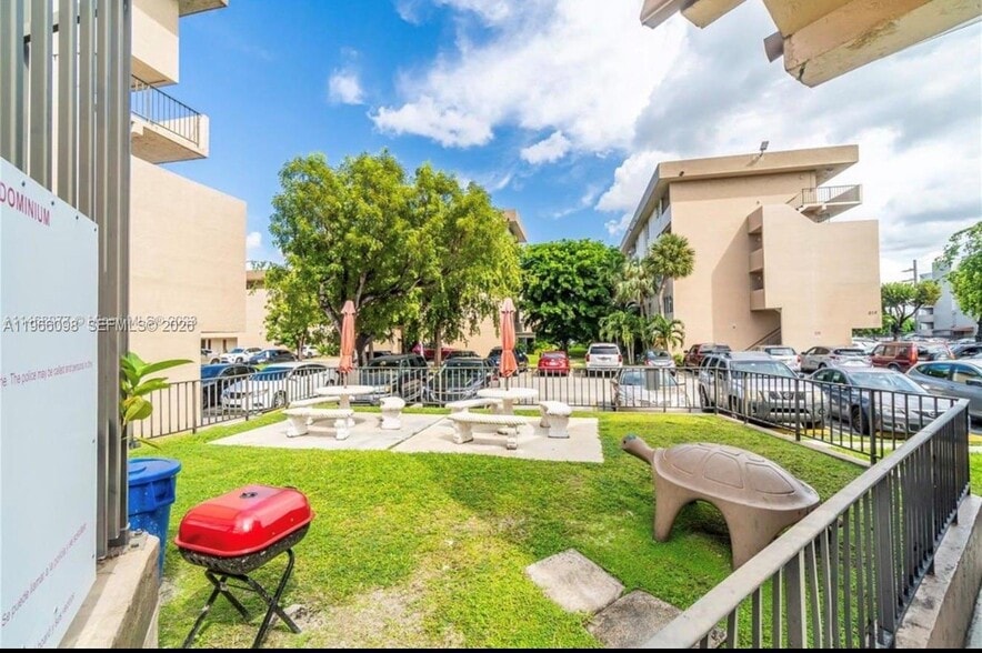 Building Photo - 830 NW 87th Ave