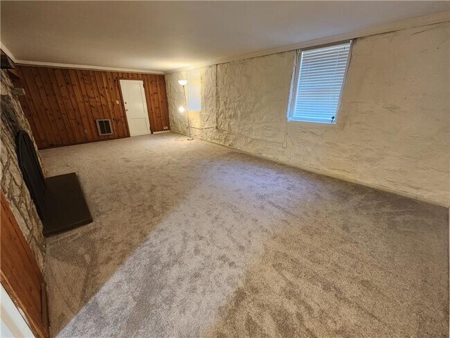 Building Photo - 65 Clarendon Ave