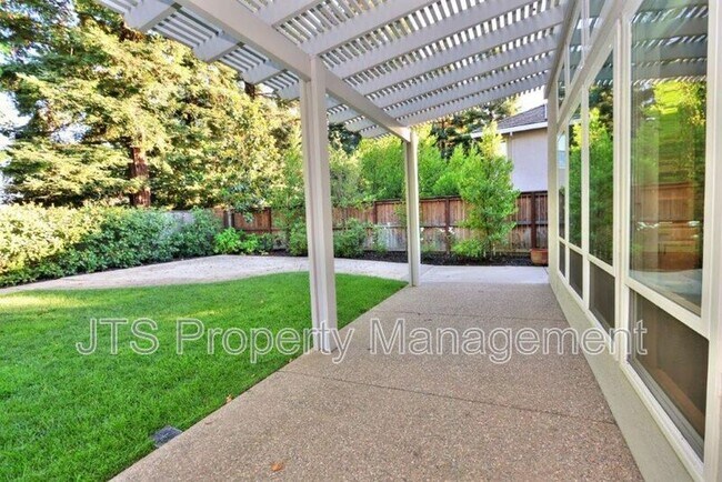 Building Photo - 2696 Prestwick Dr