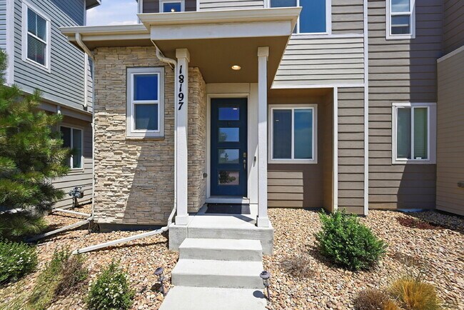 Building Photo - $2,395.95, 2-bed, 2.5-bath with a washer and dryer in unit.