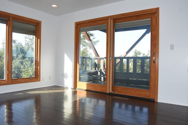 Building Photo - 15 Anson Rd