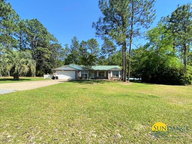 Building Photo - Beautiful 4 Bedroom Home in Crestview