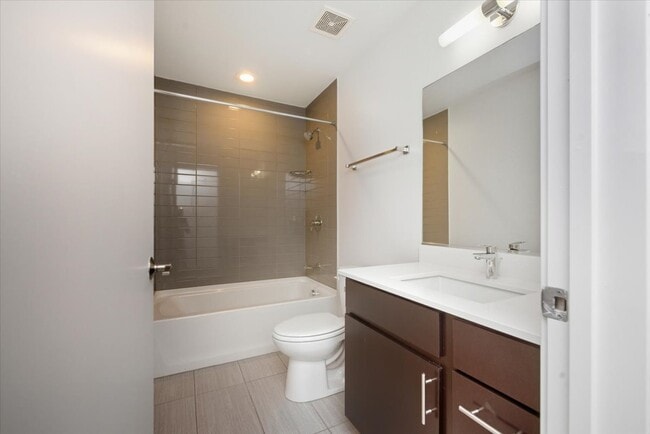 Building Photo - 500 N Northwest Hwy