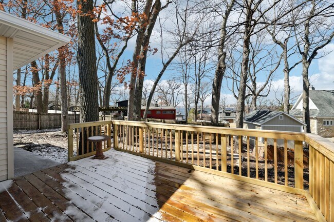 Building Photo - Updated 4-Bed 2-Bath SF Home with Lake Views & Great Entertaining Space in Monona