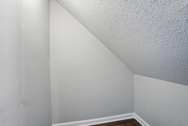 Building Photo - Updated Brick Condo in the Heart of Downto...