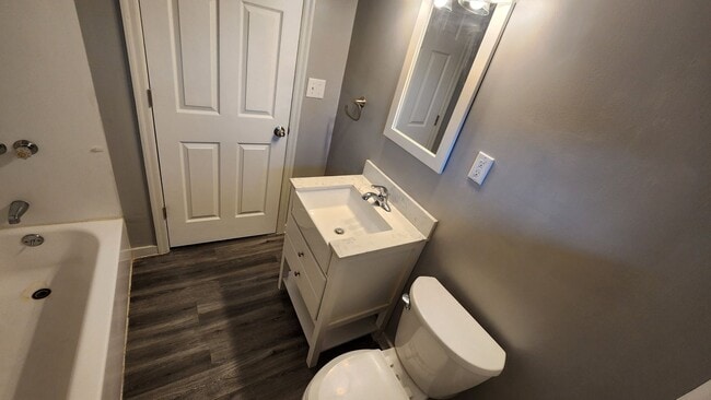 Building Photo - 3 bedroom 1 bathroom