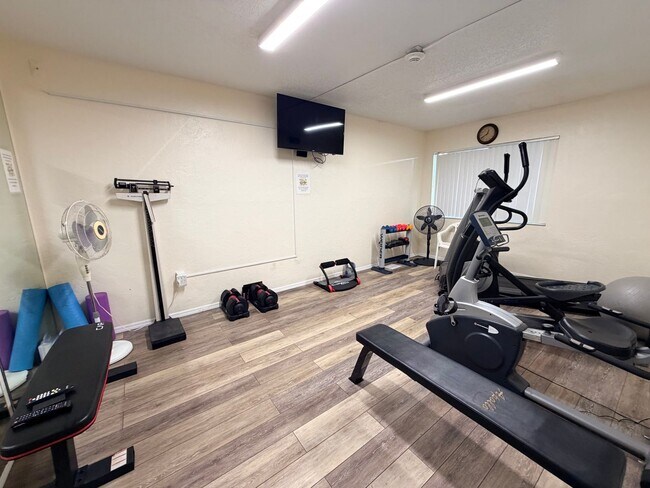 Building Photo - RESORT-STYLE 55+ LIVING — 1 BED / 1 BATH WITH PRIVATE LANAI & GOLF COURSE VIEWS! ? 1 MONTH FREE ?