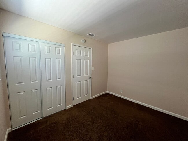Building Photo - Townhouse in San Jose, CA Available Now!