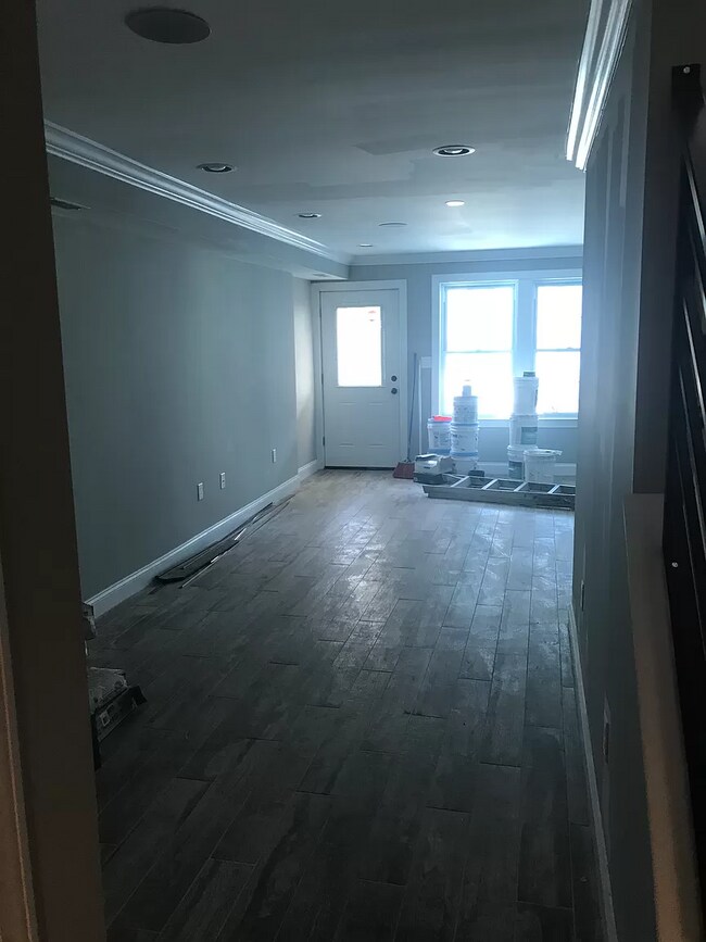 Building Photo - 174 Krams Ave