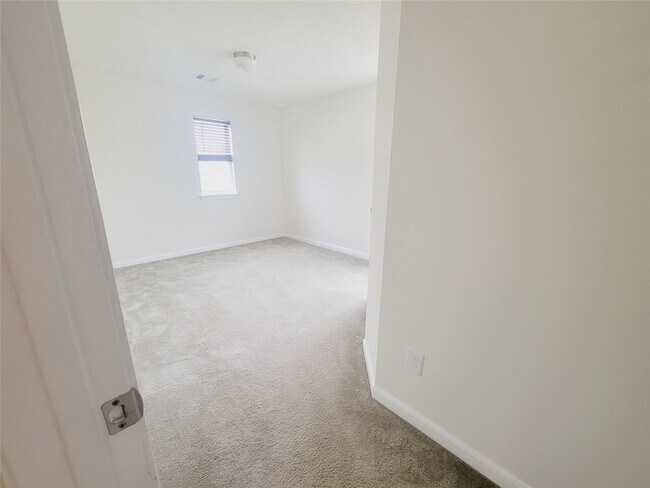Building Photo - 15606 Barton Orchard Ln