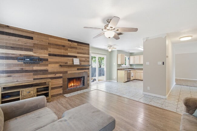 Building Photo - Updated home on a corner lot in a gated community!