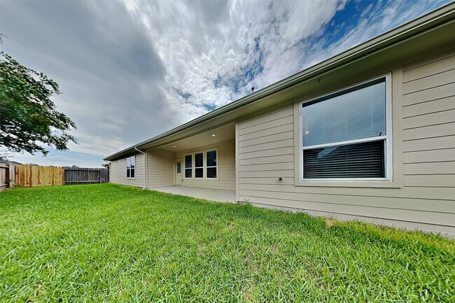 Building Photo - 30710 Basil Trace Dr
