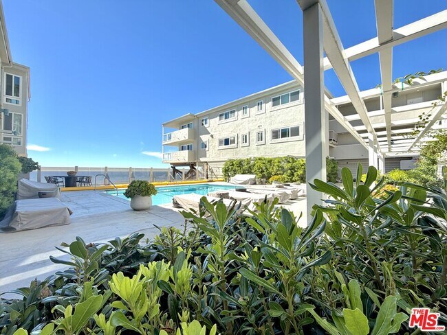 Building Photo - 22626 Pacific Coast Hwy