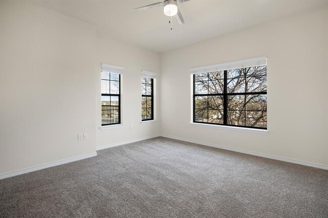 Building Photo - 501 E Stassney Ln