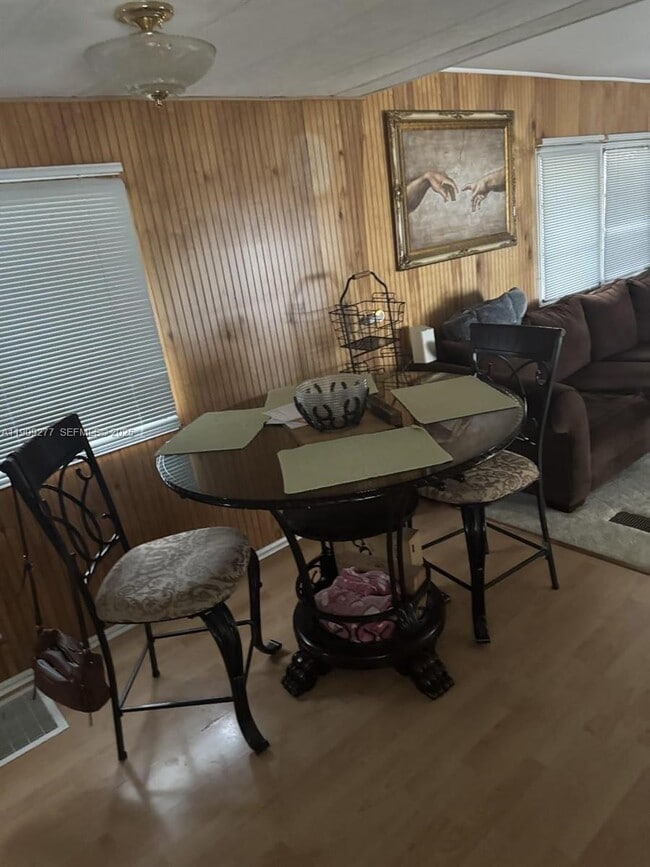 Building Photo - 5470 SW 25th Way