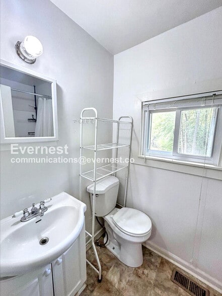 Building Photo - 412 A Griffin Ave