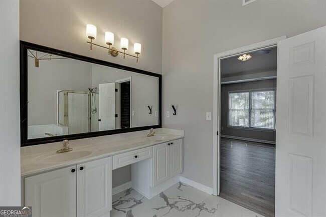 Building Photo - 1795 Lake Heights Cir