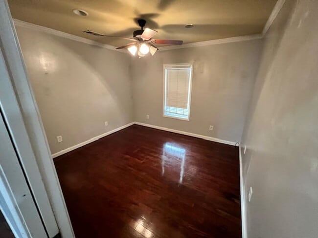 Building Photo - 604 Morgan Ave