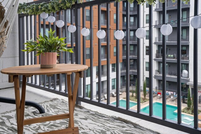 Building Photo - 9127 Research Blvd