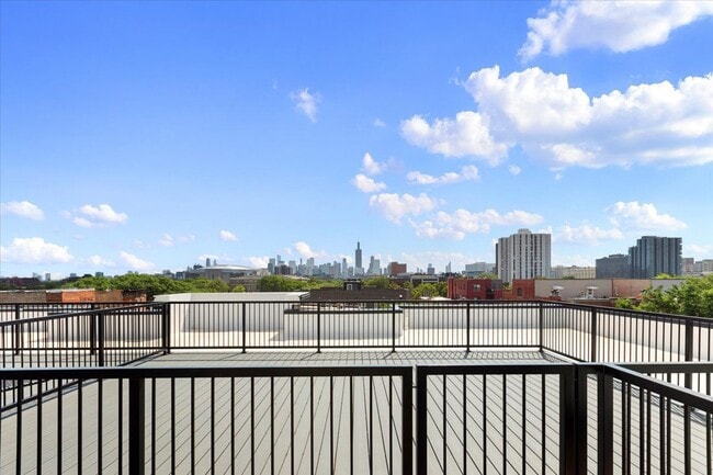 Building Photo - 204 S Leavitt St