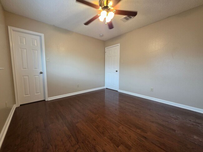 Building Photo - 1407 Blackbridge