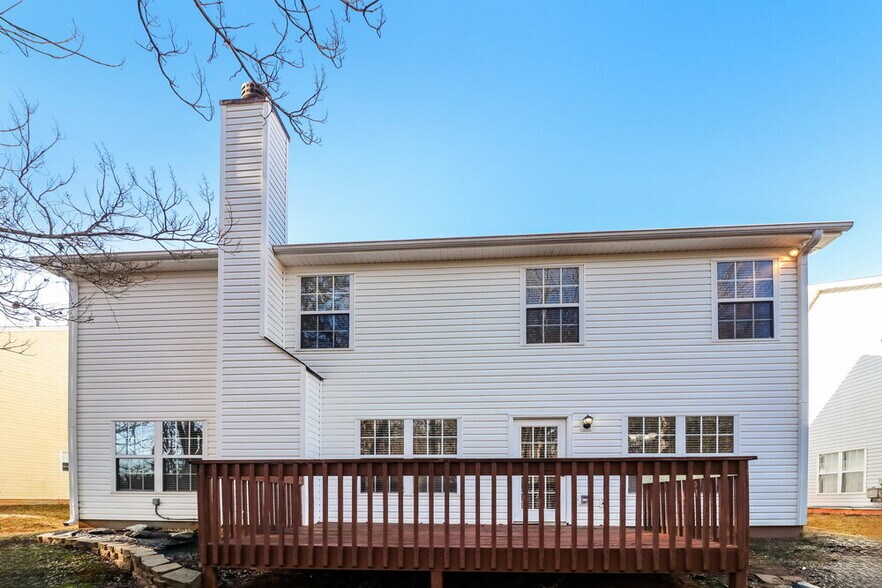 Building Photo - 300 Kentshire Pl NW