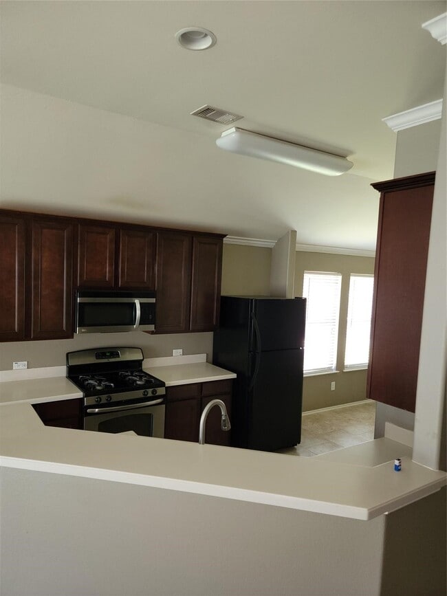 Building Photo - 15510 Mossy Park