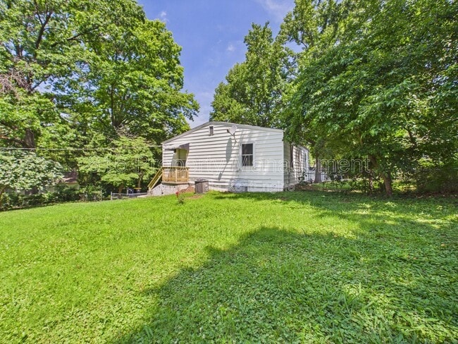 Building Photo - 6607 NE 49th St