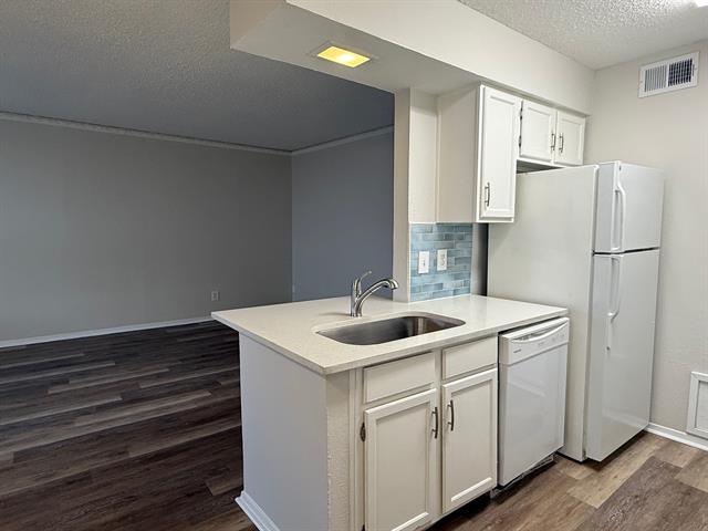 Building Photo - 3624 Parkridge Dr