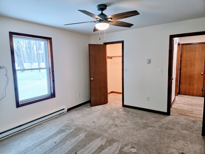 Bedroom/ Walk-In Closet - 602 Forest Ln