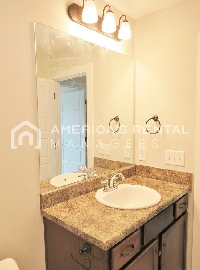 Building Photo - DEPOSIT PENDING! Beautiful Town Home with Garage in Chelsea... Available to View Now!!!
