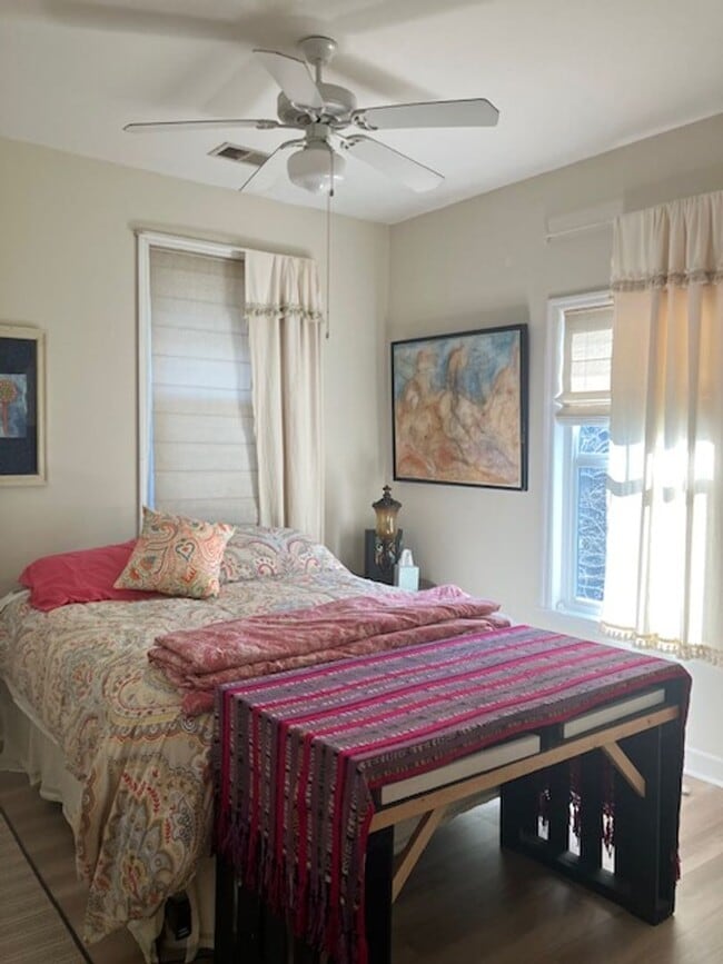 Building Photo - Fully Furnished: Stunning 3 - Bedroom 2.5 - Bath Townhome - Mt. Pleasant, SC