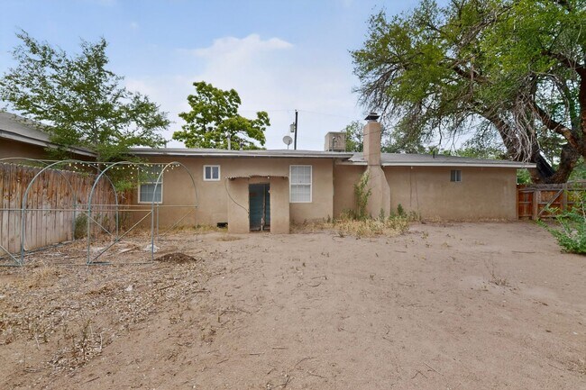 Building Photo - 1846 Henry Cir SW
