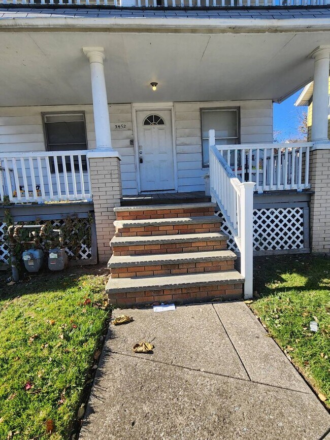 Building Photo - 3452 W 91st St