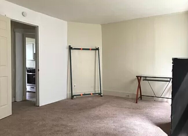 Building Photo - 71 Oak St