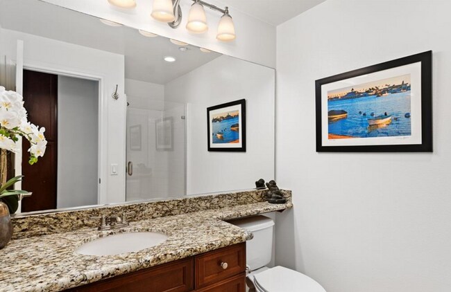 Building Photo - Light & Bright 2 Bedroom, 2 Bathroom Townhome
