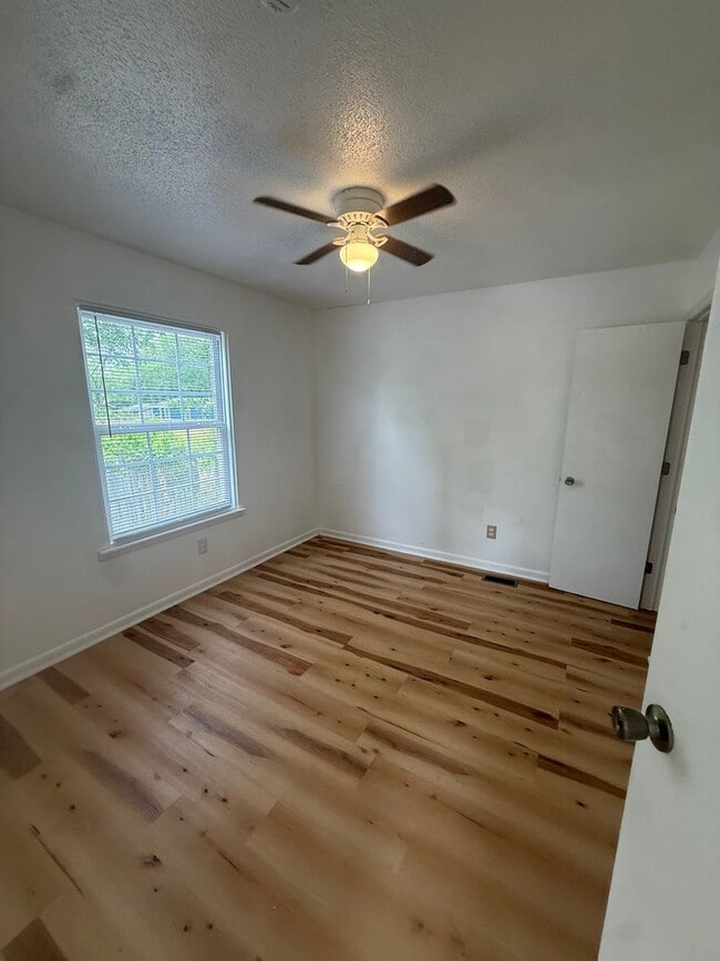 Building Photo - Charming 2-bedroom, 1-bathroom house in West Columbia