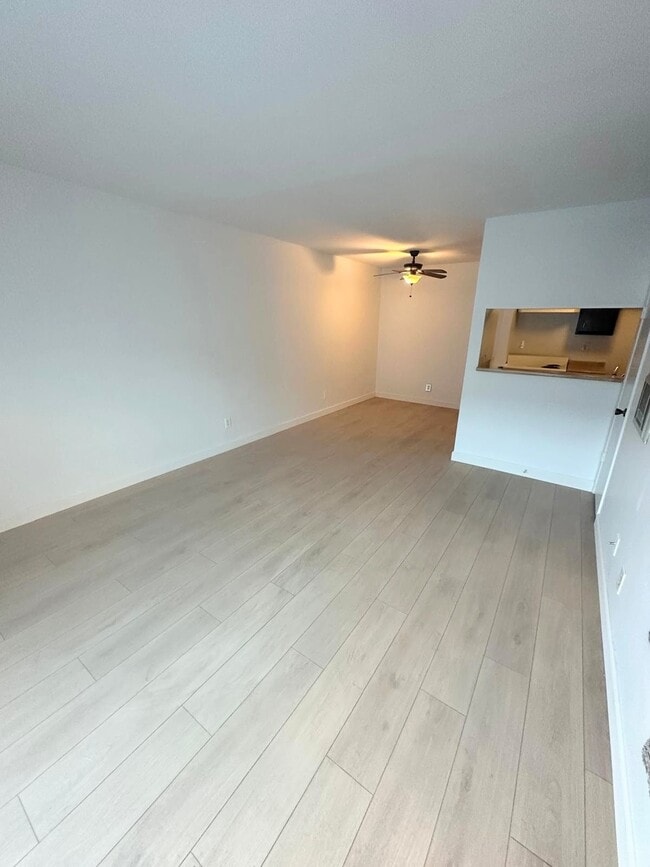 Dining Area - 20930 Parthenia St